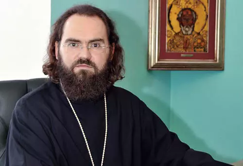 Прямая телефонная линия с архиепископом Пятигорским и Черкесским Феофилактом будет работать 12 ноября