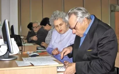 Бесплатные компьютерные курсы для пожилых людей работают в отделениях ПФР Ставропольского края