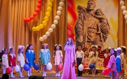 «ЭТОТ ПРАЗДНИК СО СЛЕЗАМИ НА ГЛАЗАХ»…