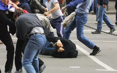 НА КМВ ОПЯТЬ ПОДРАЛАСЬ МОЛОДЕЖЬ