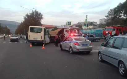 ДЕВЯТЬ ЧЕЛОВЕК ПОСТРАДАЛИ В АВАРИИ НА ПРОСПЕКТЕ ПОБЕДЫ