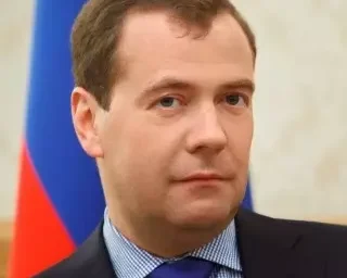 Кремль в пику Медведеву напомнил о «майских указах» Путина по учителям