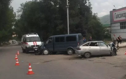 В ДТП ПОСТРАДАЛИ ТРОЕ