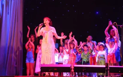 Под флагом России