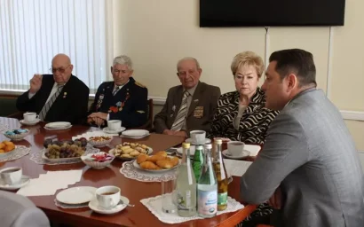 ВЕТЕРАНЫ В ГОСТЯХ У МЭРА