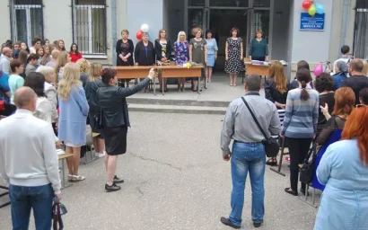 С ПЕРВЫМ АТТЕСТАТОМ, ДЕВЯТИКЛАССНИКИ!