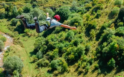 В БЕРЕЗОВСКОМ УЩЕЛЬЕ БУДУТ ПРЫГАТЬ В ПРОПАСТЬ