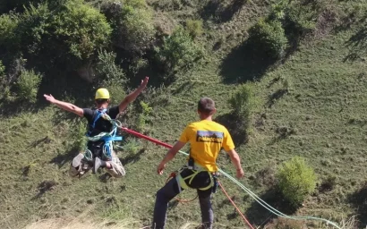 ПОЛЕТЫ В БЕРЕЗОВСКОМ УЩЕЛЬЕ