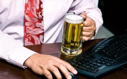 ТРУДОВОЙ КОДЕКС МОЖЕТ СТАТЬ ЖЕСТЧЕ К ЛЮБИТЕЛЯМ АЛКОГОЛЯ