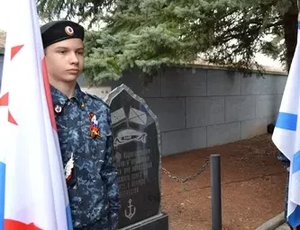 В ДЕНЬ МОРЯКА-ПОДВОДНИКА «РАВНЯЛИСЬ НА ЗНАМЕНА»!