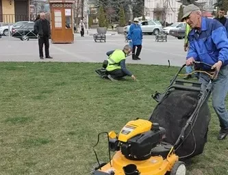 ГОРОД БУДУТ УБИРАТЬ С ПОМОЩЬЮ ПЫЛЕСОСОВ