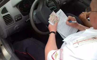 ПРИЗОВЕМ К ПОРЯДКУ ВОДИТЕЛЕЙ АВТОБУСОВ!