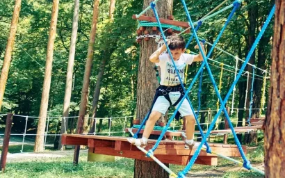 ВЕРЁВОЧНЫЙ ГОРОДОК В «НЕСКУЧНОМ» ПАРКЕ