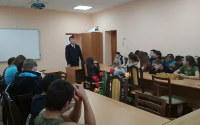 АВТОИНСПЕКТОРЫ ВСТРЕТИЛИСЬ ВО СЛАБОВИДЯЩИМИ ДЕТЬМИ