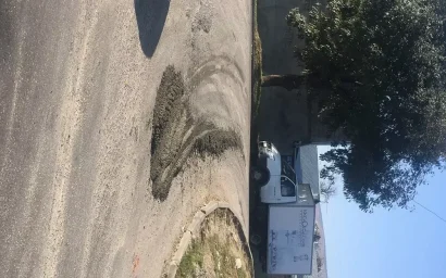 ПОДОБНОЕ ЗАГРЯЗНЕНИЕ ДОРОГИ ОПАСНО ДЛЯ АВТОМОБИЛЕЙ! СООБЩАЙТЕ О ТАКИХ СЛУЧАЯХ