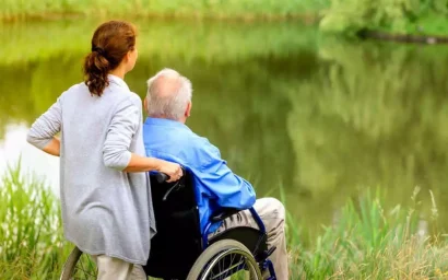 ТЕ, КТО УХАЖИВАЕТ ЗА НЕТРУДОСПОСОБНЫМИ И ПРЕСТАРЕЛЫМИ ЛЮДЬМИ, ИМЕЮТ ПРАВО НА КОМПЕНСАЦИОННУЮ ВЫПЛАТУ