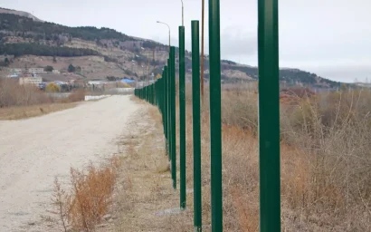 ОЗЕРО ЗАЩИТЯТ ОТ СВИНСТВА ШЕСТИКИЛОМЕТРОВЫМ ЗАБОРОМ