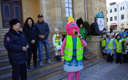 ЮНЫЕ ПЕШЕХОДЫ «ЗАСВЕТИЛИСЬ» НА ФЛЭШМОБЕ (6+)