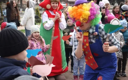 КИСЛОВОДСКАЯ ДЕТВОРА ОТМЕТИЛА ПРАЗДНИК ПЕРНАТЫХ ДРУЗЕЙ