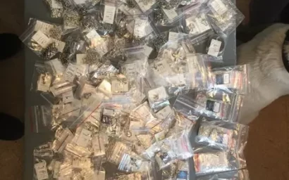 КИСЛОВОДЧАНКУ ПОЙМАЛИ НА КОНТРАБАНДЕ ЮВЕЛИРНЫХ ИЗДЕЛИЙ