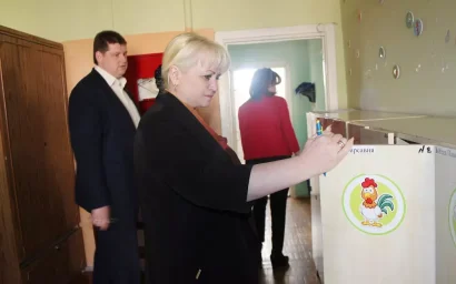 ЧТОБЫ ОБЕЗОПАСИТЬ И НАКОРМИТЬ ДЕТЕЙ В УЧРЕЖДЕНИИ, НУЖНА ДЕПУТАТСКАЯ ПРОВЕРКА?