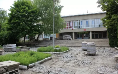 ГОТОВИМСЯ К ВЫБОРАМ. ШКОЛЫ И ДЕТСАДЫ ДОЖДАЛИСЬ  БЛАГОУСТРОЙСТВА!