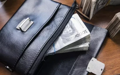 УКРАВШЕГО БАРСЕТКУ ОФИЦИАНТА ВЫЧИСЛИЛИ ПО ГОРЯЧИМ СЛЕДАМ