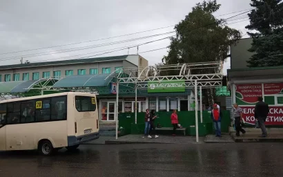 ОТЪЕХАВШУЮ КРЫШУ ПРОСЯТ ВЕРНУТЬСЯ НА МЕСТО