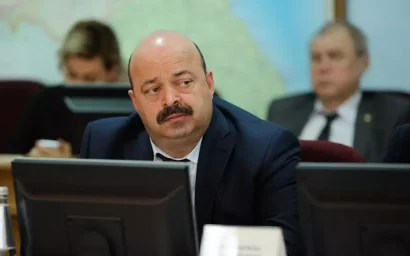 ГУБЕРНАТОР УВОЛИЛ ПОЛПРЕДА НА КМВ ЗА ХАМСТВО НА ПРИЁМЕ ГРАЖДАН