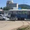 Трамвай в Пятигорске сошел с рельсов и протаранил Тойоту