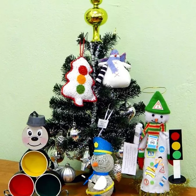 В Кисловодске выберут лучшую новогоднюю игрушку из страны ПДД