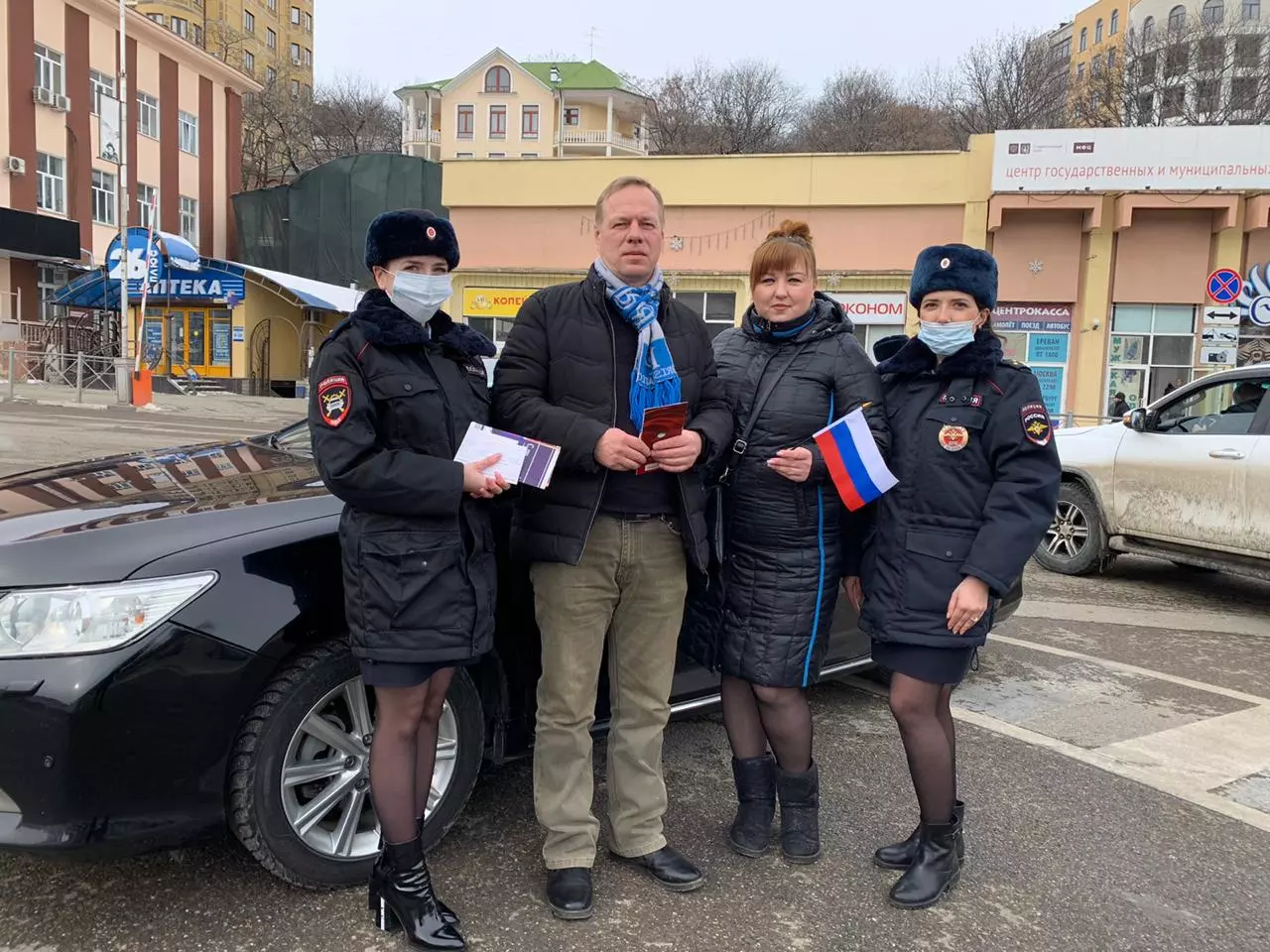 С Днем защитника Отечества водителей поздравили необычной акцией |  23.02.2021 | Кисловодск - БезФормата