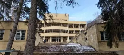 При обвале стены санатория «Академический» в Кисловодске погиб рабочий. Ситуация под контролем губернатора СК