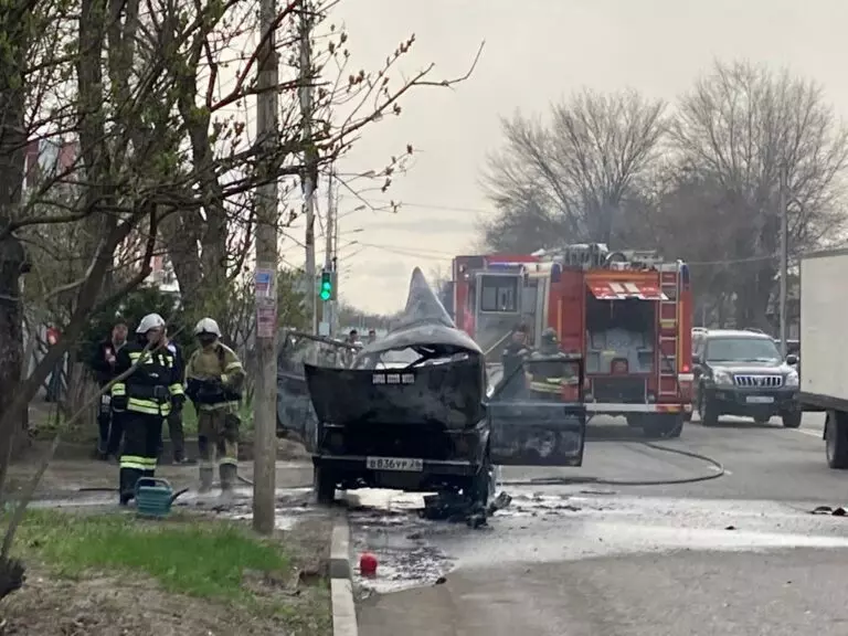 В Пятигорске на улице Мира сгорел автомобиль