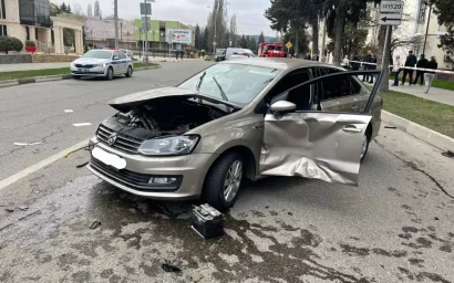 К автоаварии с двумя пострадавшими в Кисловодске привело несоблюдение безопасной дистанции