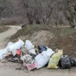 Результаты субботника: с участка дороги на Джилы-Су вывезли 16 камазов мусора и сухостоя