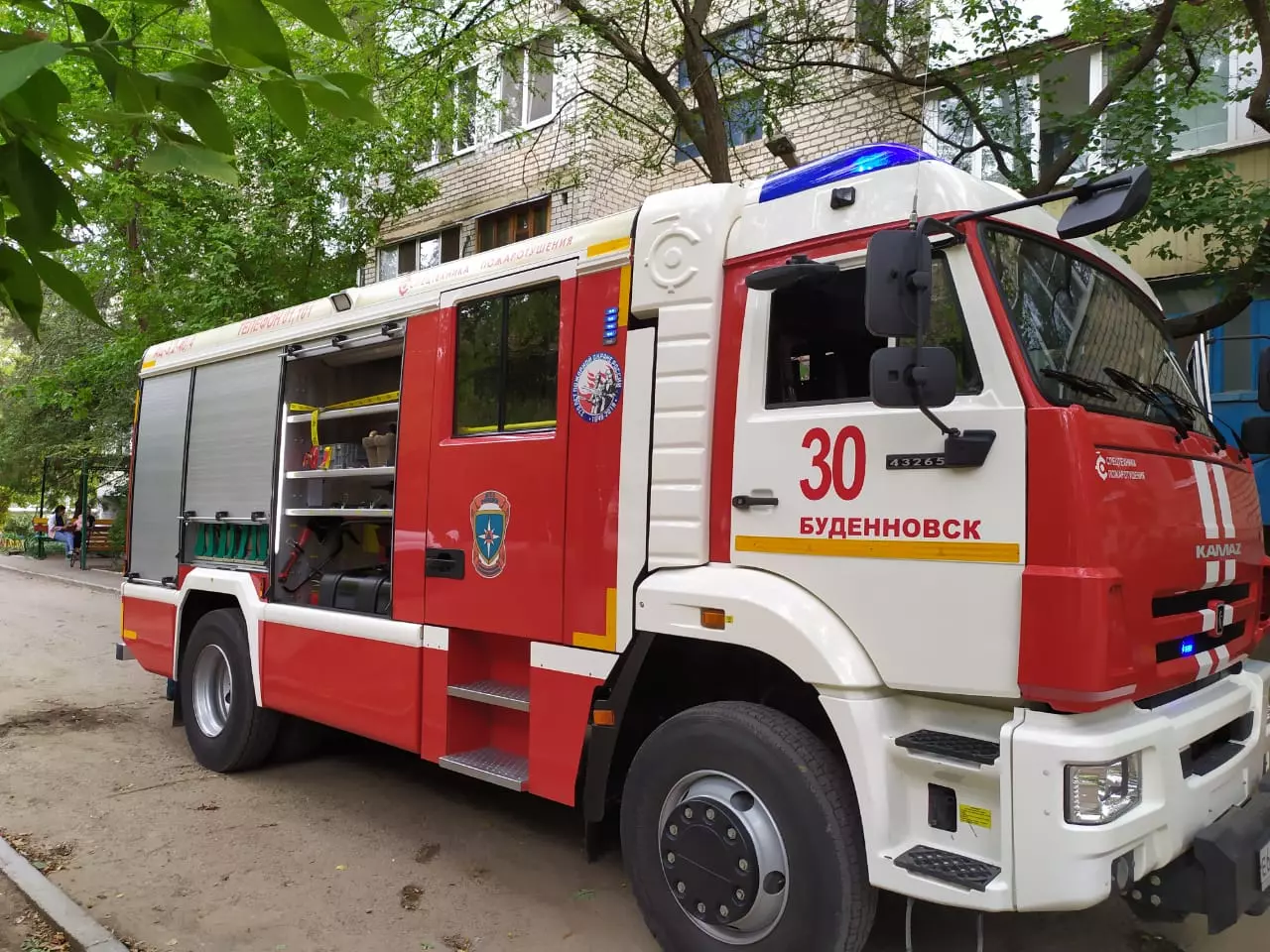 При пожаре в Буденновске пришлось эвакуировать 12 человек
