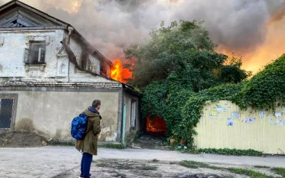 В Пятигорске очередной пожар: загорелась крыша нежилого дома