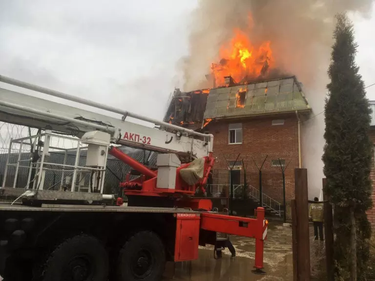 Пожар в Кисловодске на улице Озерной