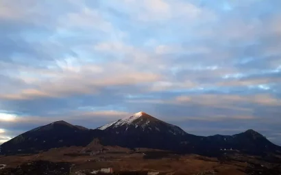 «Люблю я вершины тех скал»…