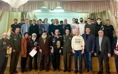 Кисловодских ветеранов поздравили цветами и праздничным концертом