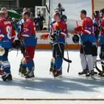 Хоккей в Кисловодске при температуре 15 градусов и в прекрасной атмосфере