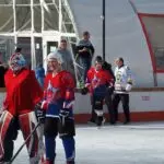 Хоккей в Кисловодске при температуре 15 градусов и в прекрасной атмосфере