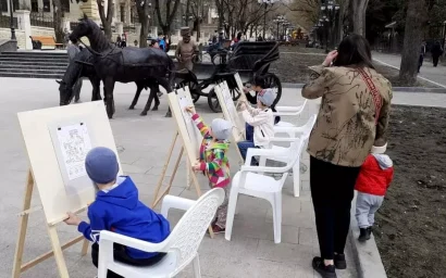 Уголок гармонии и арт-терапии в воскресном Кисловодске.