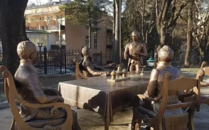 Проспект Ленина не досчитался бюветов и деревьев, вызвал вопросы, но — на нем будет весело