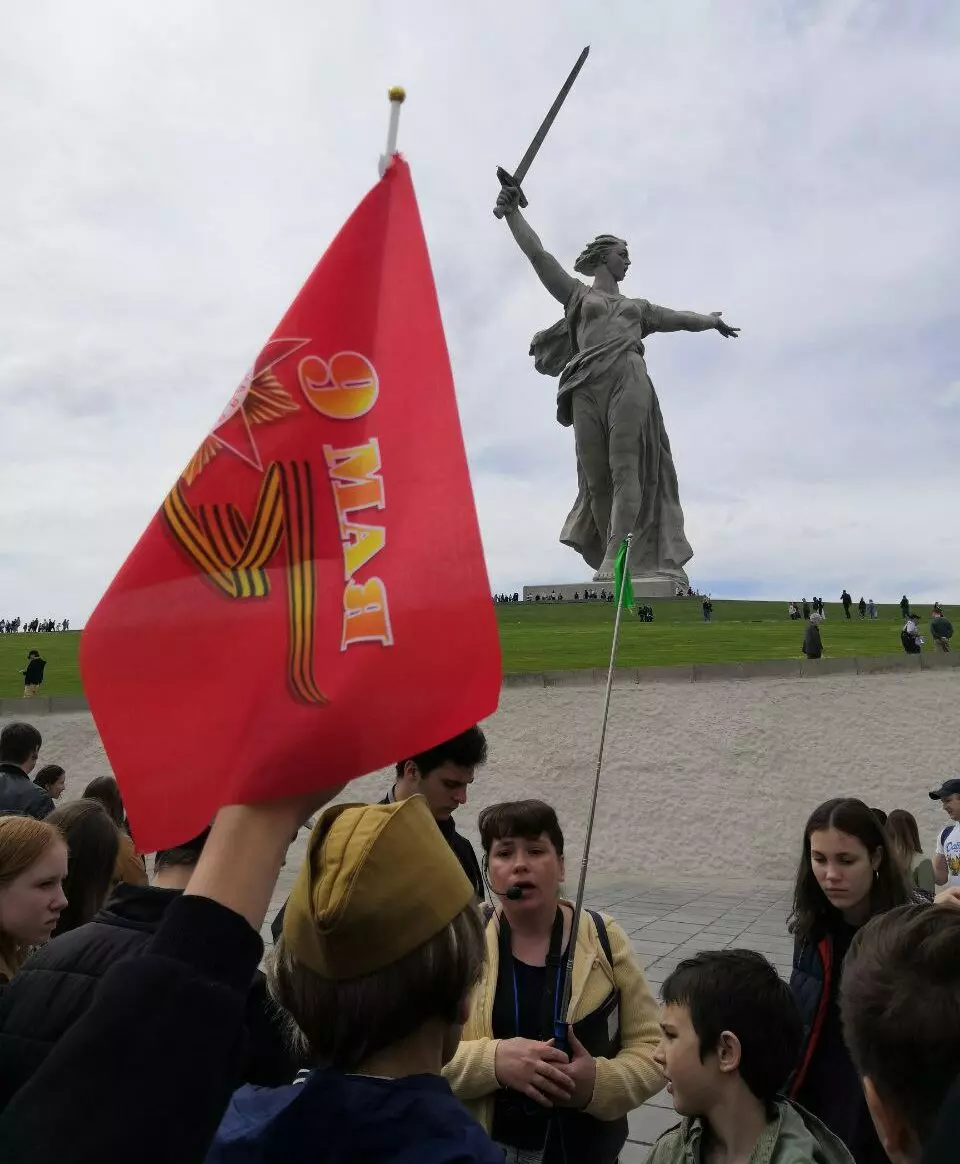 Кисловодск встречает юных пассажиров поезда "Правнуки Победы", вернувшихся из Волгограда