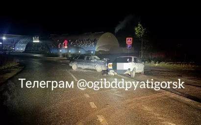 В Пятигорске ночью столкнулись два автомобиля. Есть пострадавшие