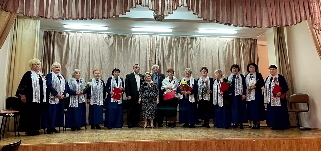 Ко дню Государственного флага России в Кисловодске прошли концерты народных коллективов 