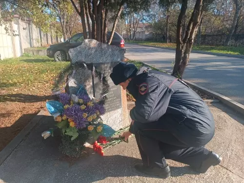 Полицейские Кисловодска почтили память погибших коллег
