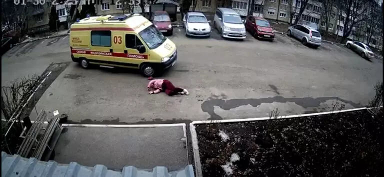 В Лермонтове машина скорой помощи сбила пожилую женщину